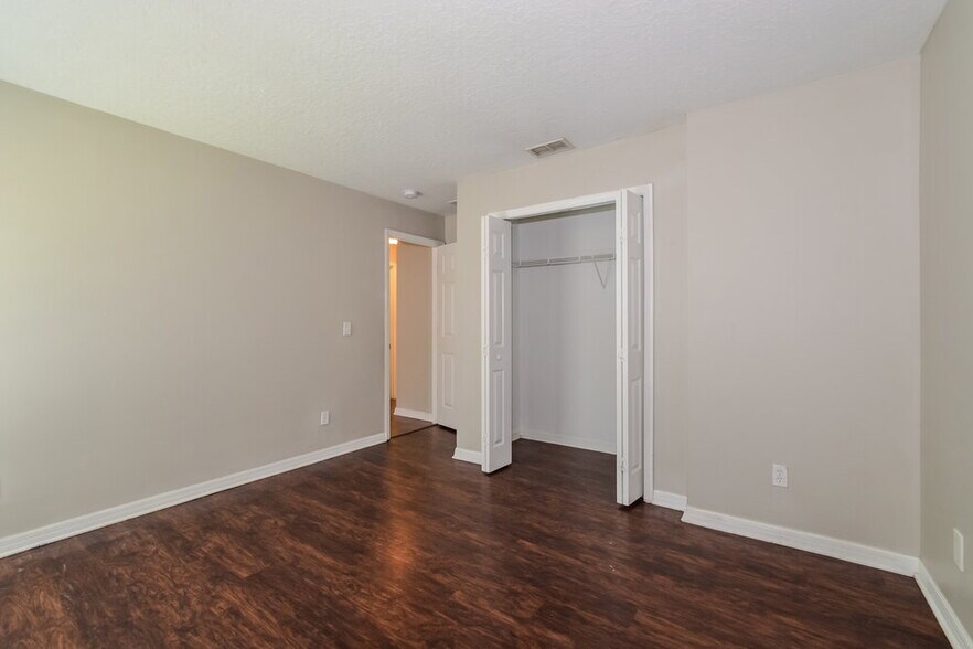 Building Photo - 2327 Norwood Pl