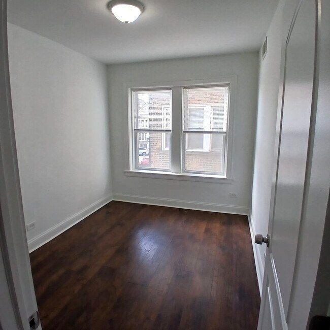 Building Photo - 4876 W Armitage Ave