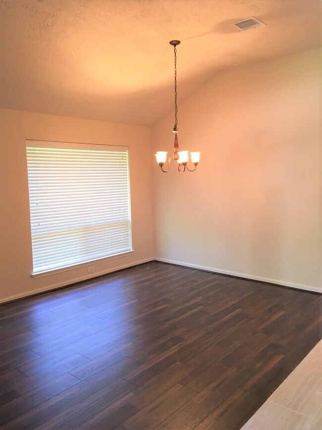 Building Photo - 3318 Kempwood Dr
