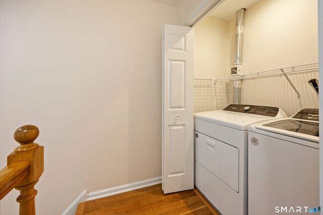 Building Photo - 6 Cypress Ln