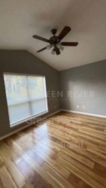 Building Photo - 1559 Lakeway Dr