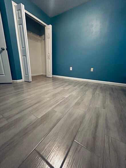 Building Photo - 9690 Amarante Cir