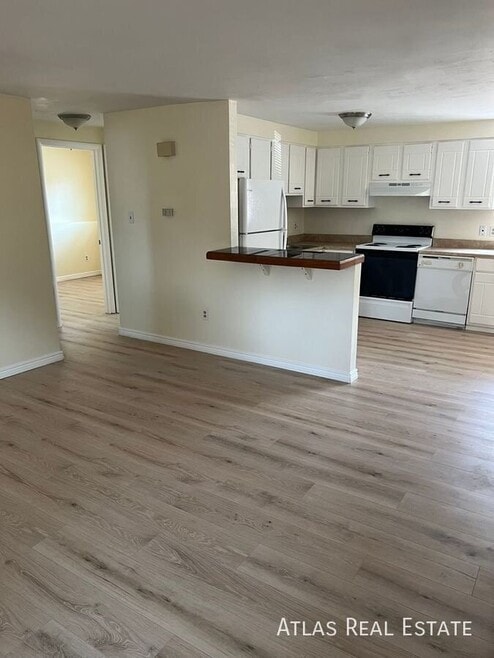 Building Photo - 2840 Montebello Dr W