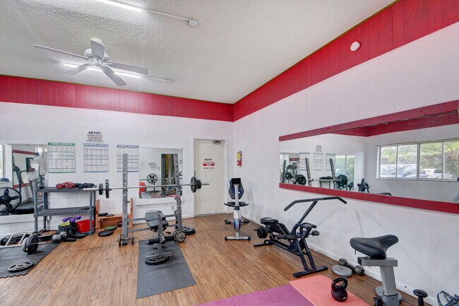 Building Photo - 896 N Federal Hwy