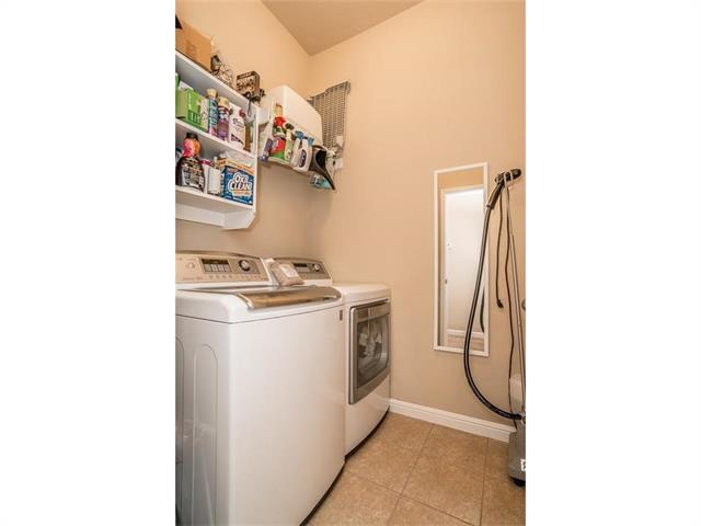 Building Photo - 1405 Nightingale Dr