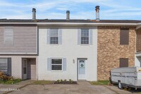 Building Photo - 121 Courtney Dr