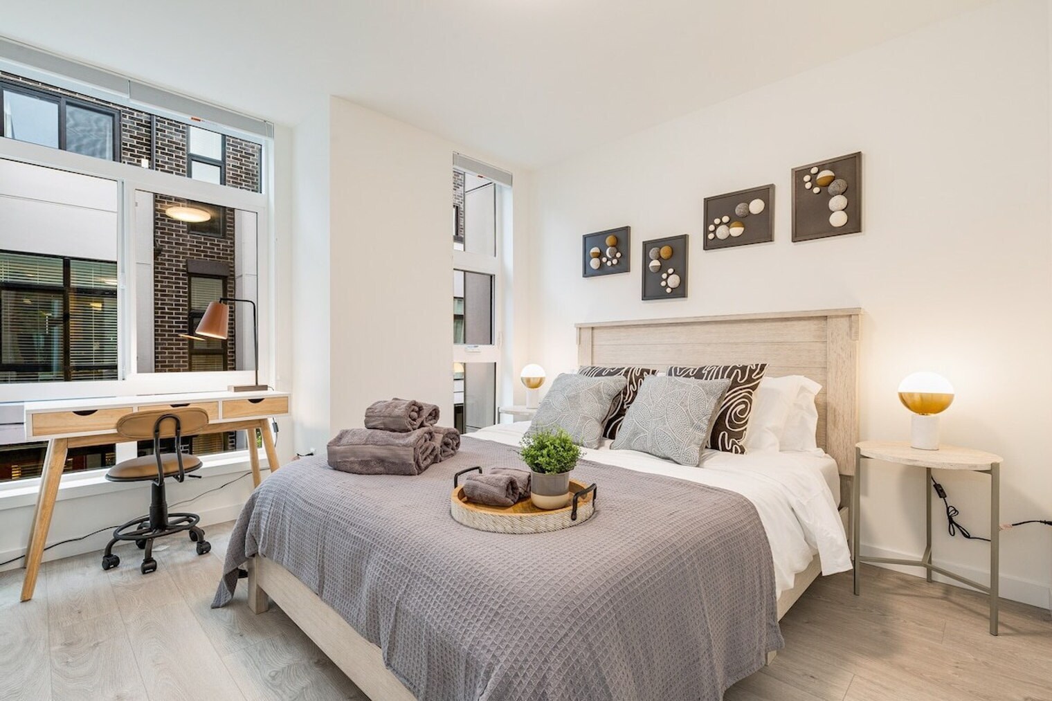 Building Photo - 1431 E Howell St