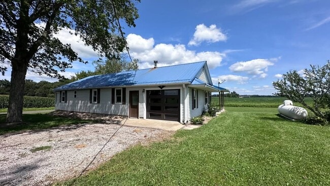 Building Photo - Beautifully Updated Country Home in Iuka, IL