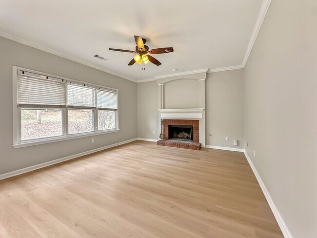 Building Photo - Beautiful 4BR / 2.5BA Home in Chattahoochee High School District – Fresh Paint & Updated Flooring