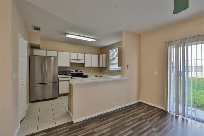 Building Photo - 9805 Carlsdale Dr
