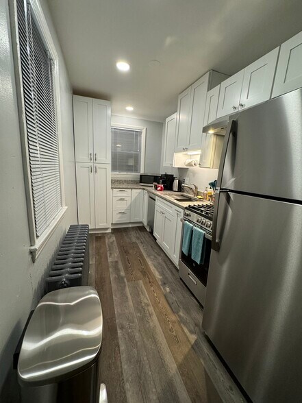 Building Photo - 1513 Oates St NE