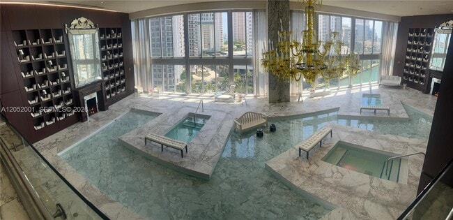 Building Photo - 475 Brickell Ave