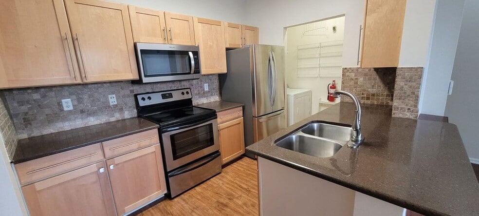 Building Photo - 14328 Fredricksburg Dr
