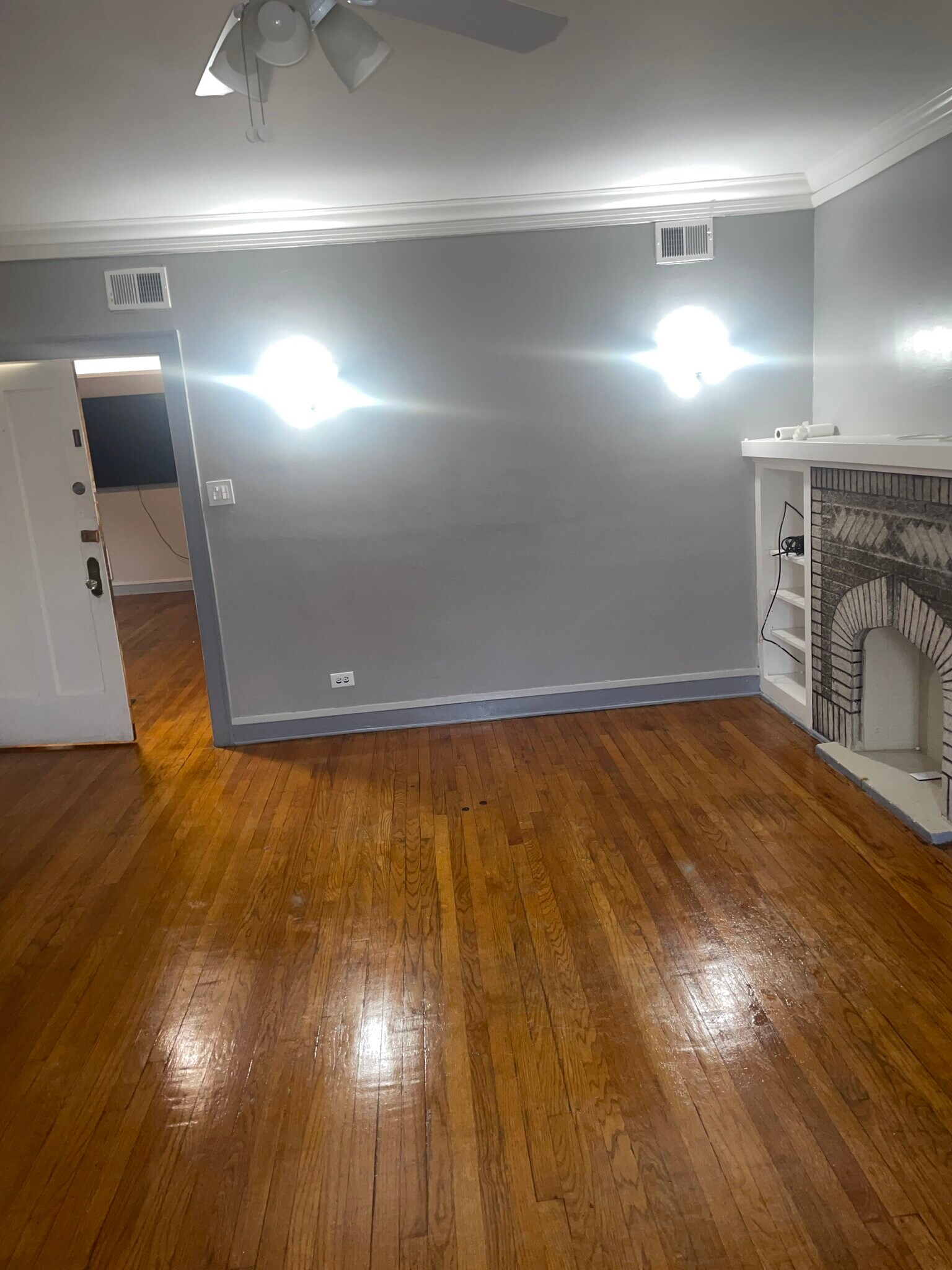 Building Photo - 8230 S Hermitage Ave