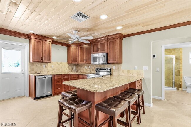 Building Photo - 2371 Baybreeze St