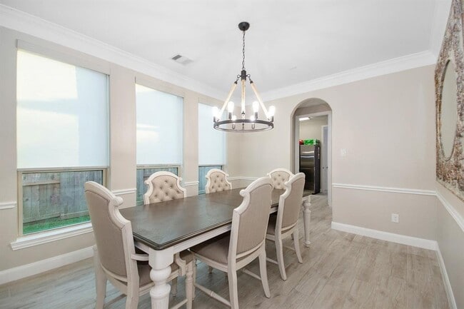 Building Photo - 1000 Bolivar Point Ln