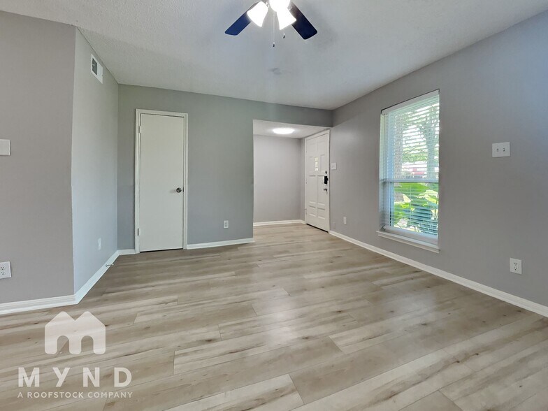 Building Photo - 10450 Hammerly Blvd