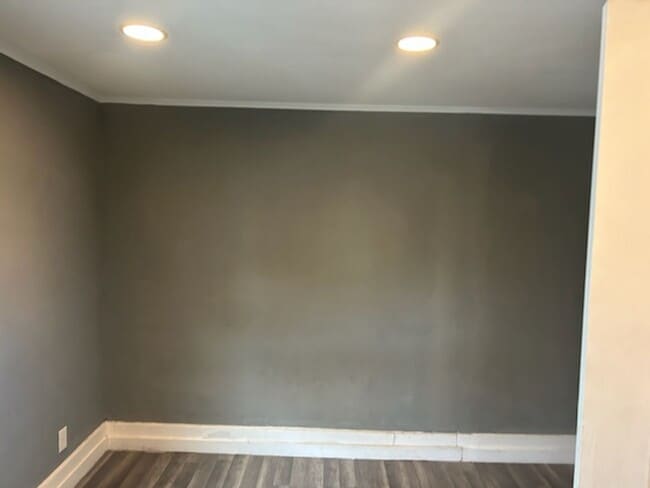 Building Photo - Spacious 3 bedroom apartment for rent in B...