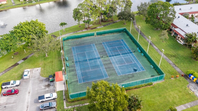 Building Photo - 811 Salem Ln