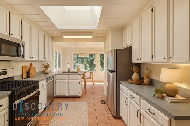 Building Photo - 3+ Bedroom Modern El Cerrito Hills Home