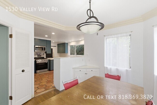 Building Photo - 1530 Valley View Rd