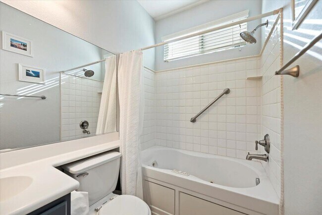 Building Photo - 3982 Eastgate N Rd