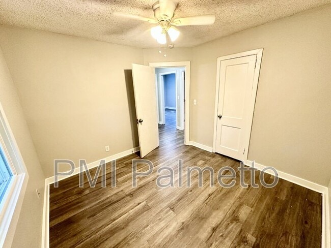 Building Photo - 522 Jasper St