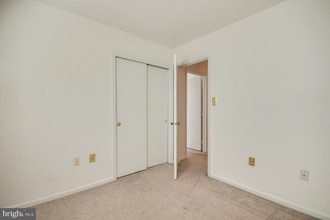 Building Photo - 15996 Garden Gate Ct