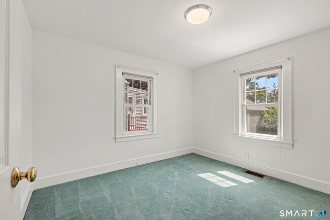 Building Photo - 21 Victory Ct
