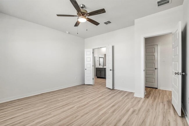 Building Photo - 223 Garner Dr