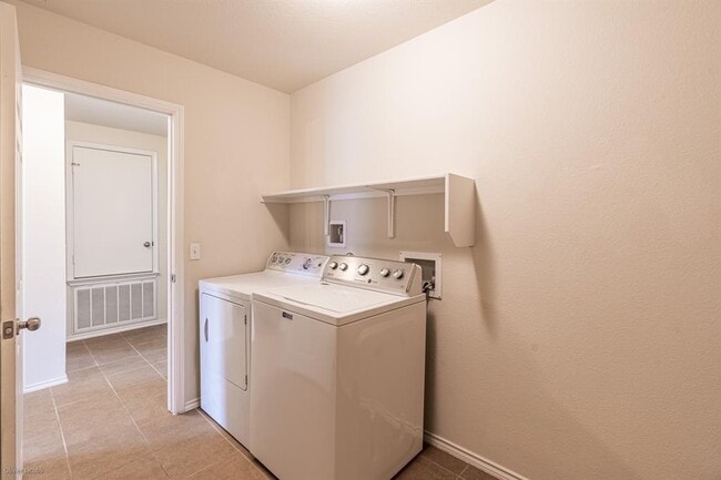 Building Photo - 4608 Cleto St