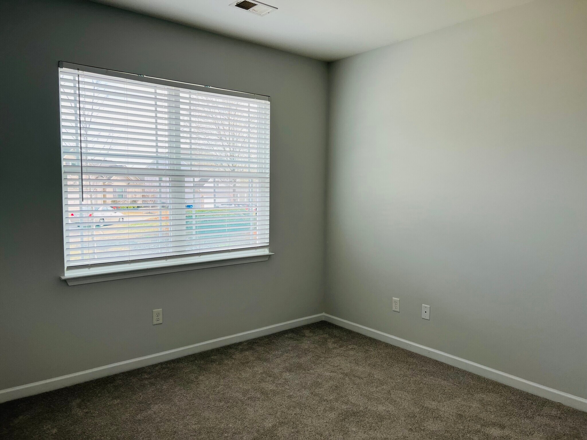 Building Photo - 205 Talisker Way