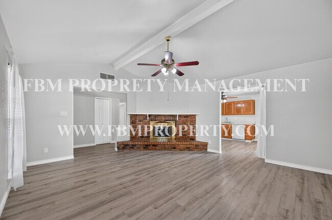 Building Photo - 407 Woodhurst Dr