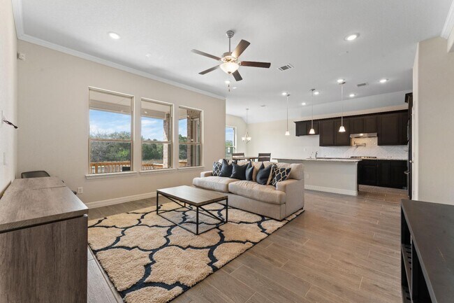 Building Photo - 423 Montessa Park