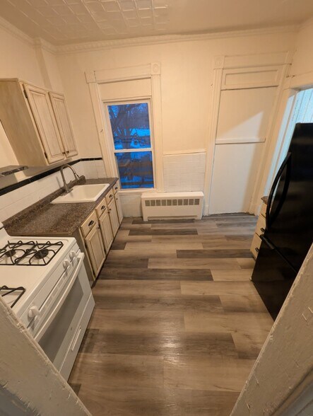 Building Photo - 44 Benkard Ave