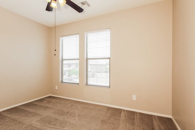 Building Photo - 6323 S 45th Ln