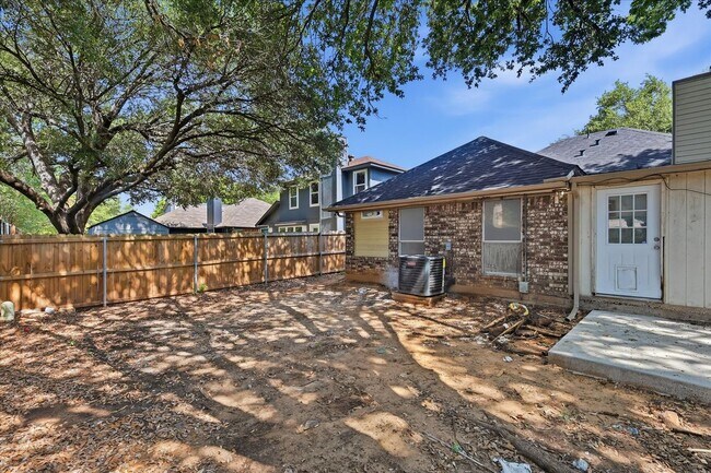 Building Photo - 8812 Sabinas Trail