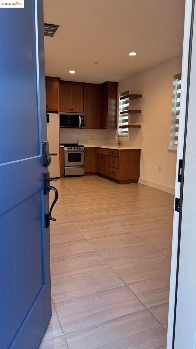 Building Photo - 470 Trellis Wy