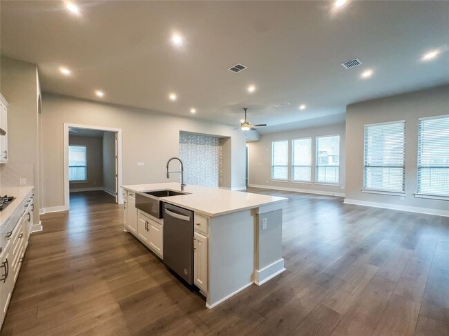 Building Photo - 337 Alicante Ln