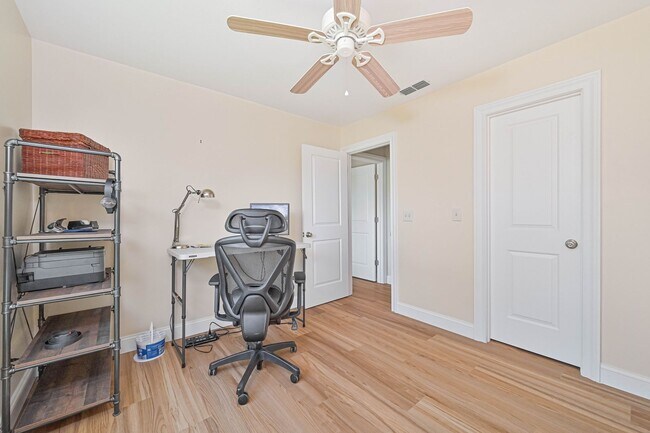 Building Photo - NOW AVAILABLE - 2/2 + Den Villa - 2 Car Ga...