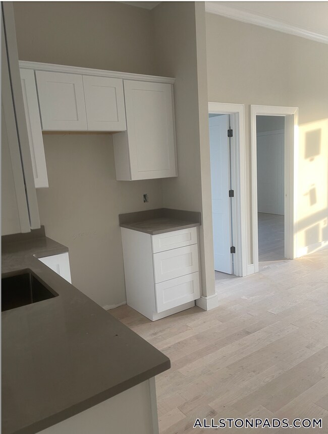 Building Photo - 16-18 HighGate St.