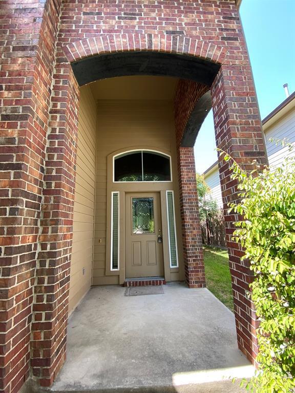 Building Photo - 2221 Nestlewood Dr