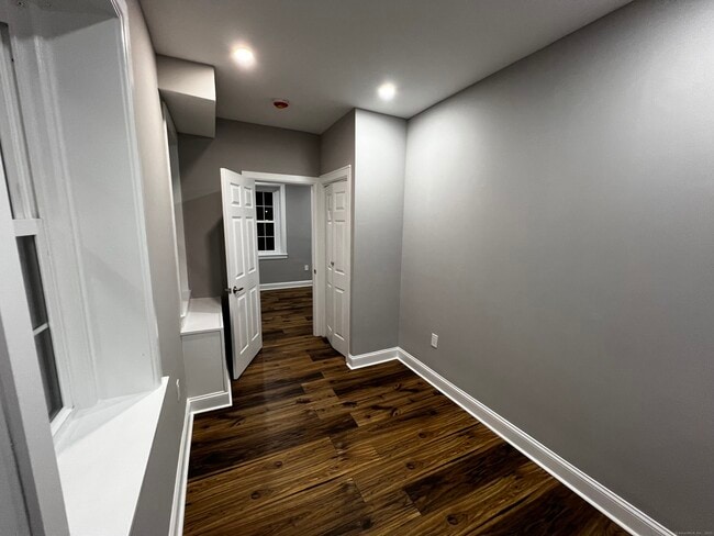 Building Photo - 59 Rennell St
