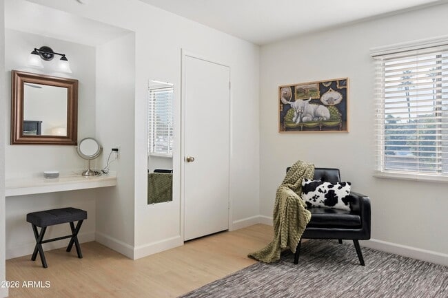 Building Photo - 8107 E Vista Dr