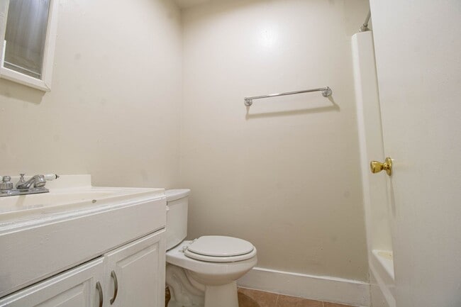 Building Photo - 5822 Branch Valley Dr