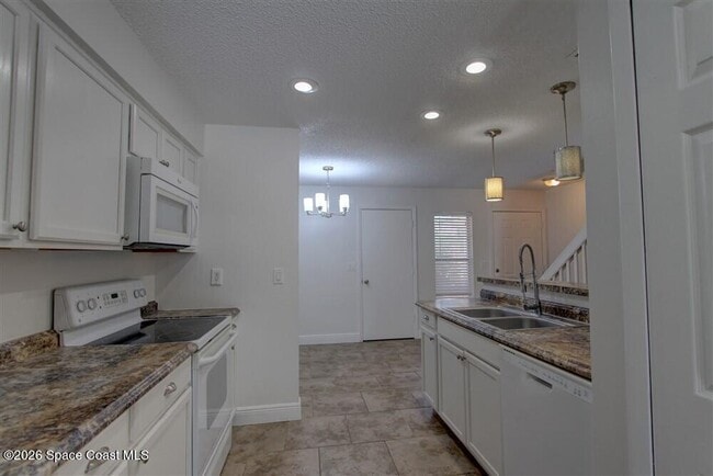 Building Photo - 283 E Towne Pl