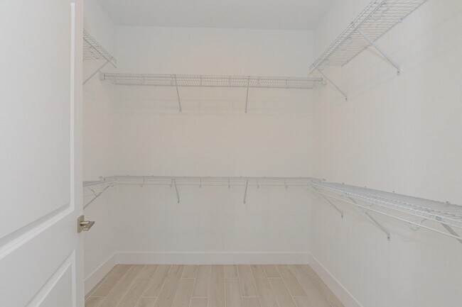 Building Photo - 10307 Dreamweaver Rd
