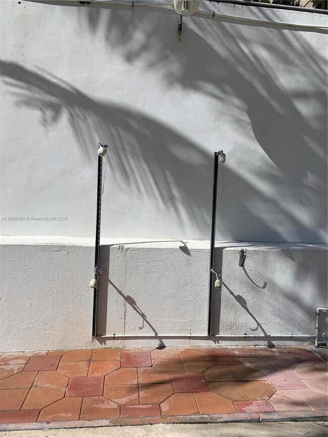 Building Photo - 6039 Collins Ave