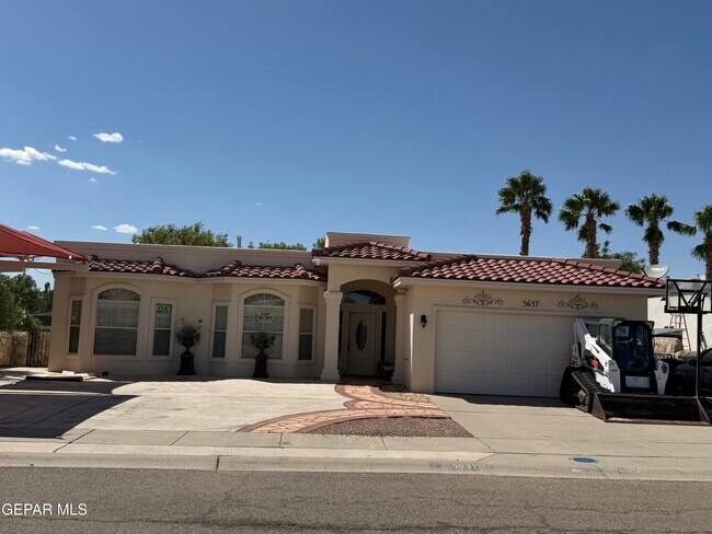Building Photo - 3637 Tierra Vergel Dr