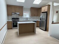 Building Photo - 8 Deans Ln